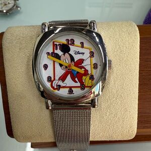 Vintage Disney Mickey Mouse Watch with Metal band new battery
